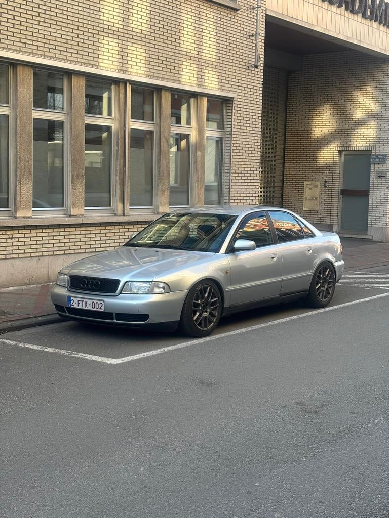 Audi a4 b5 1.9DI, Auto's, Voorwielaandrijving, Stof, Zwart, A4
