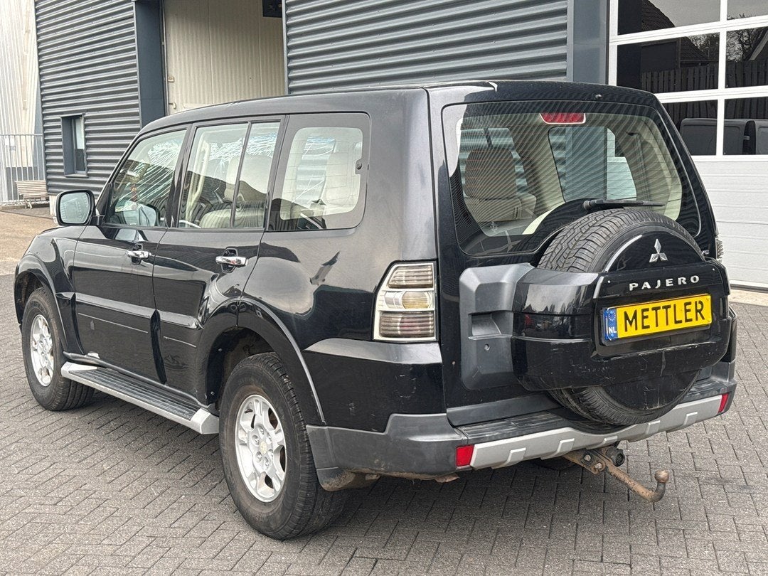 Mitsubishi PAJERO 7 persoons 3.0 V6 2.972cc 133kW (181pk) 4x, Auto's, Mitsubishi, Automaat, Gebruikt, Beige, 2500 kg