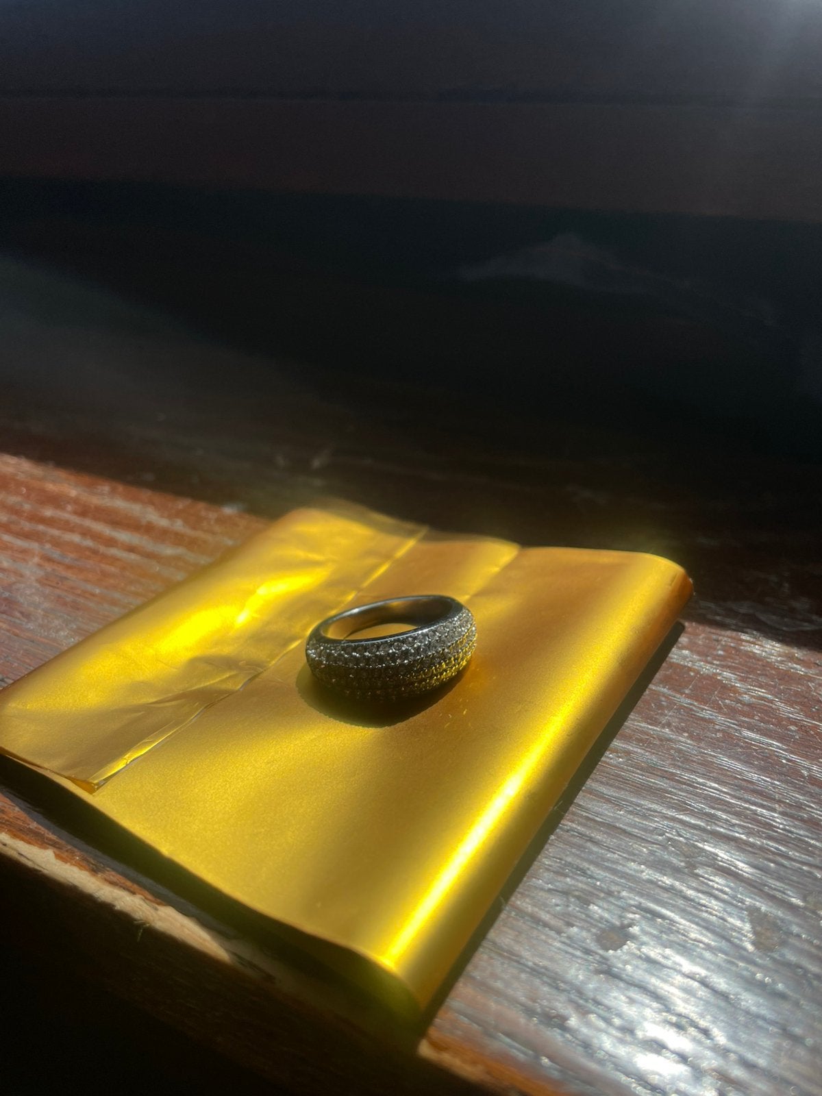 Zilvere ring, Handtassen en Accessoires, Bedels, Ophalen, Zo goed als nieuw, Goud