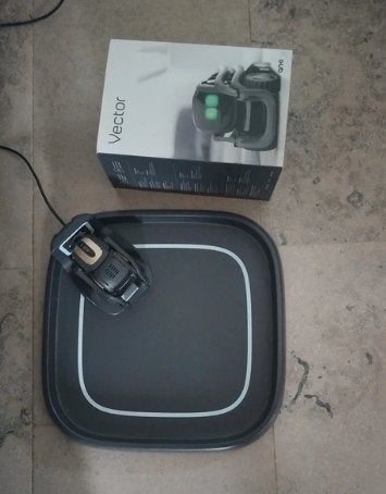 Robot Anki Vector 1.0 - Coffret avec espace vectoriel, Hobby & Loisirs créatifs, Composants électroniques, Comme neuf, Enlèvement ou Envoi