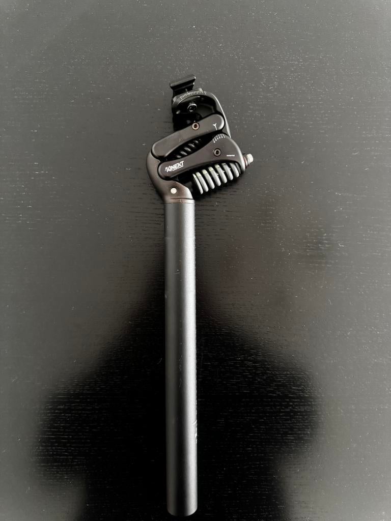 Kinekt verende zadelpen, Ophalen, Zo goed als nieuw