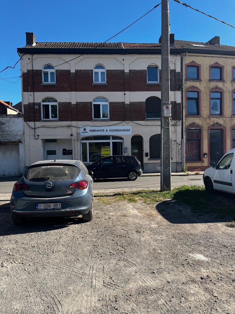 LOCAL PROFESSIONNEL / COMMERCIAL DE 135 M² À LOUER  CHÂTELET, 135 m², Chatelet, En direct du propriétaire, Charleroi