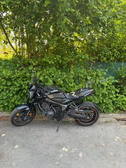 Honda CB650R Black Edition - 2023, Motoren, 4 cilinders, Gebruikt, Particulier, Meer dan 35 kW