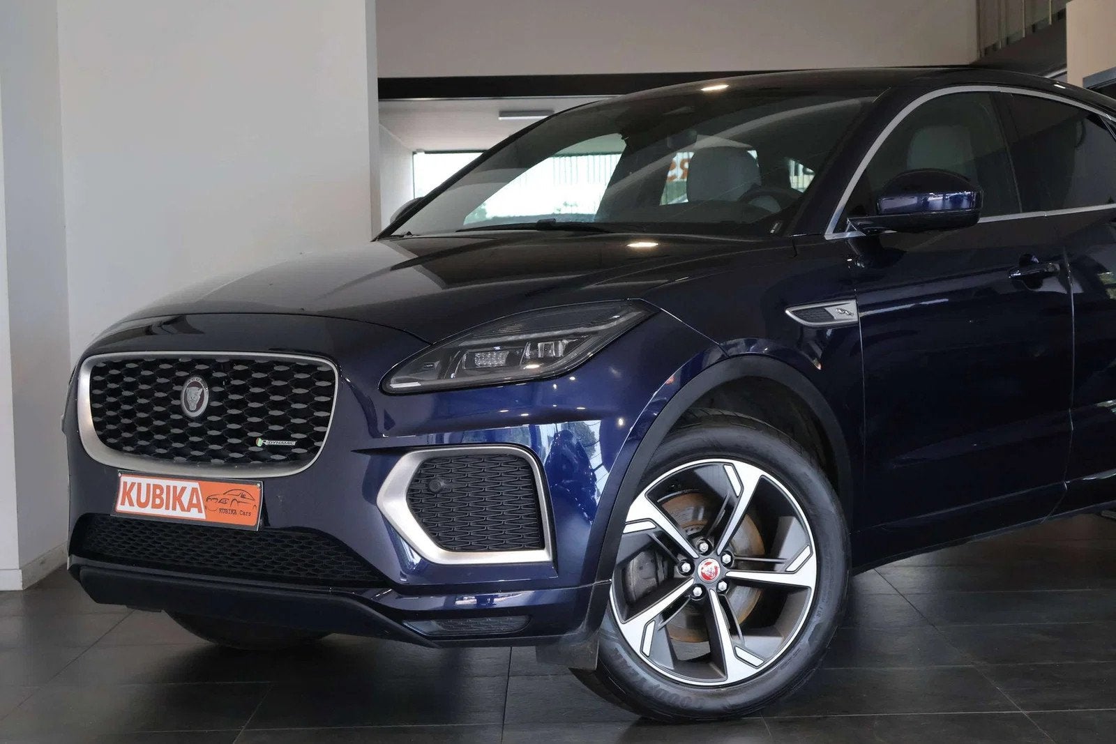Jaguar E-Pace 1.5 T MHEV P160 R-Dynamic ACC LijnA. Memory Ga, Automaat, Euro 6, Blauw, Leder