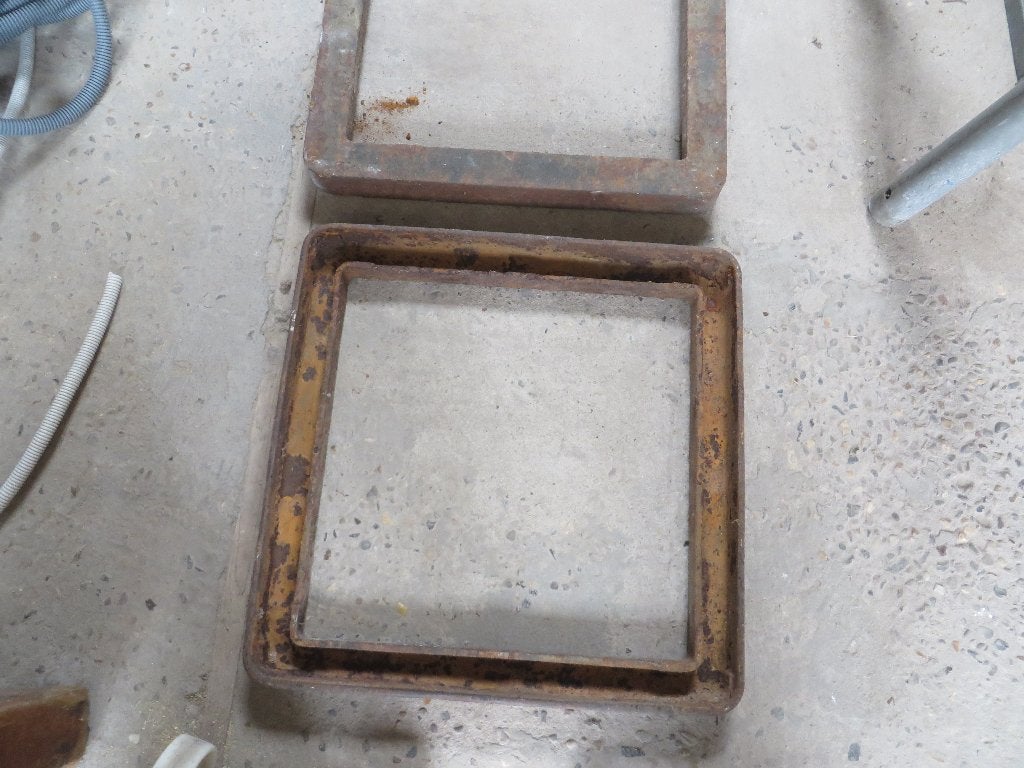 couvercles de trous d'égout en métal, Bricolage & Construction, Métaux, Enlèvement, Utilisé, Fer