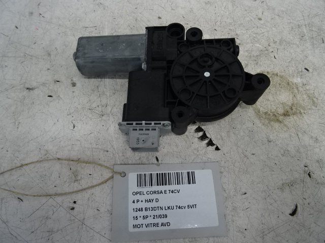 MOTEUR LEVE VITRE ELECTRIQUE AVANT DROIT Corsa E (71019003), Utilisé, Droite, Opel