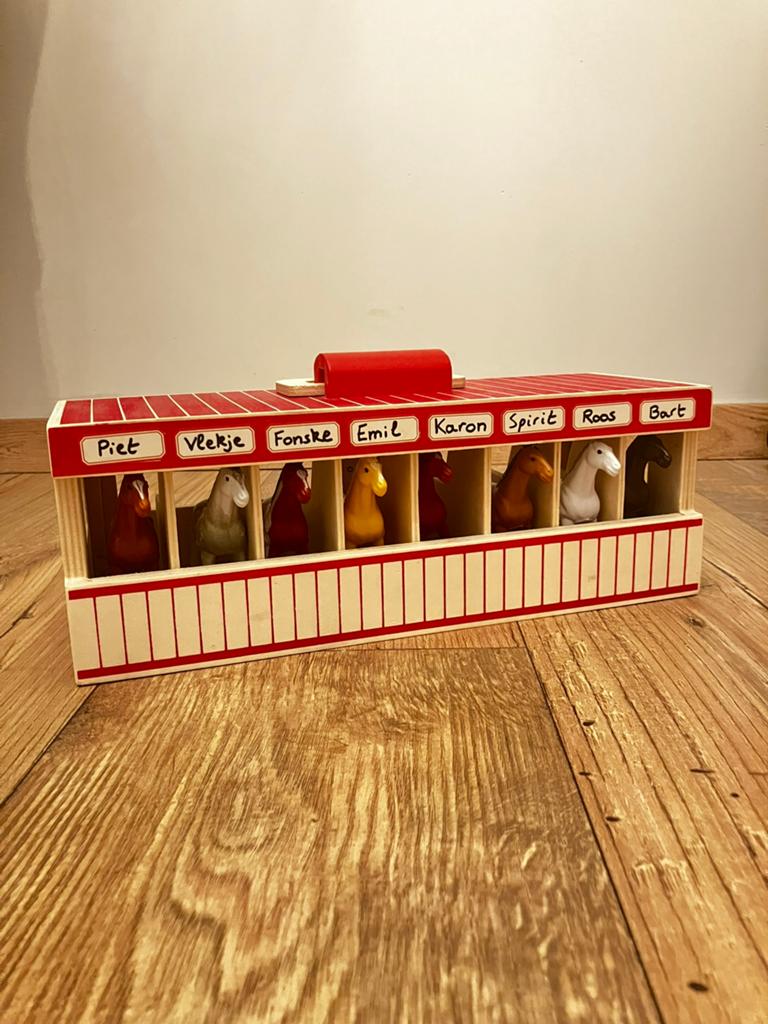 Melissa & Doug paardenstal, Kinderen en Baby's, Ophalen, Zo goed als nieuw