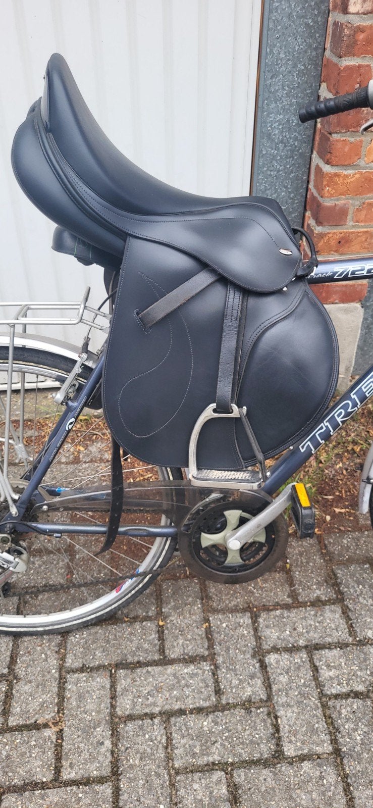 Tekna paarden zadel, Ophalen