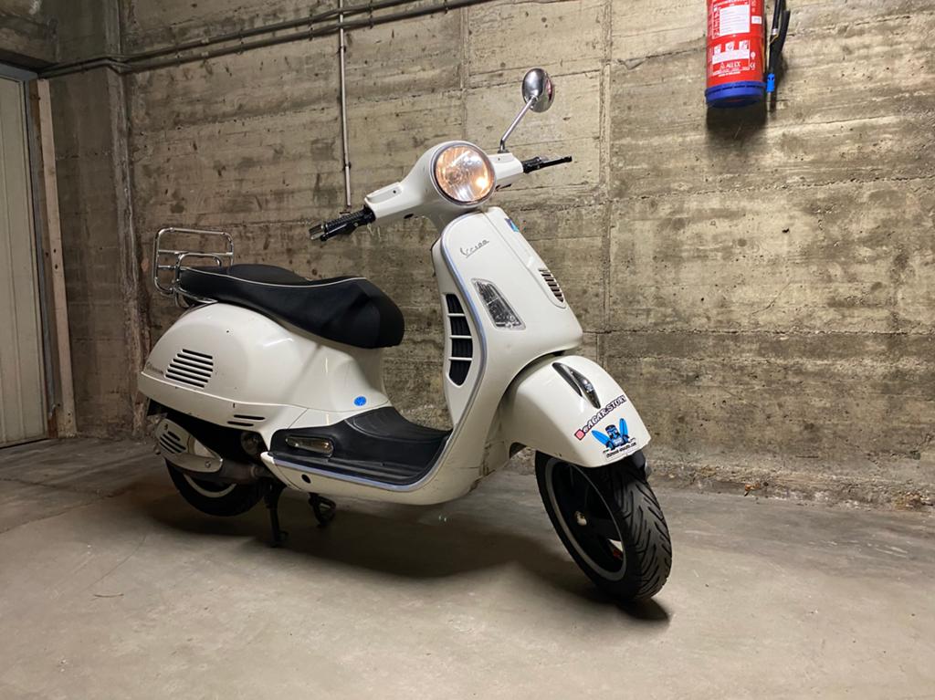 Vespa GTS 300 ie - 2008 - 20.200 km - Piaggio, 278 cm³, Scooter, Occasion, Particulier