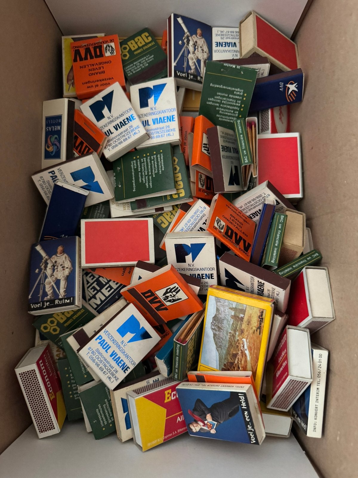 100 nieuwe dozen lucifers, Verzamelen, Ophalen of Verzenden, Zo goed als nieuw