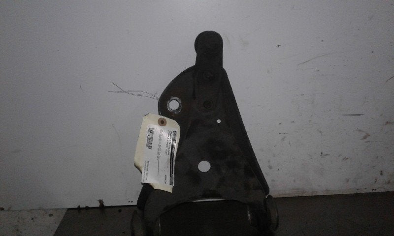 BRAS DE SUSPENSION AVANT DROIT (TRIANGLE) Kangoo (KC), Utilisé, Renault