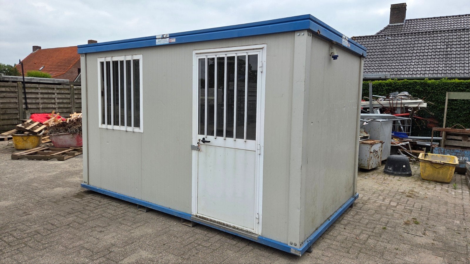 Werfcontainer, Ophalen
