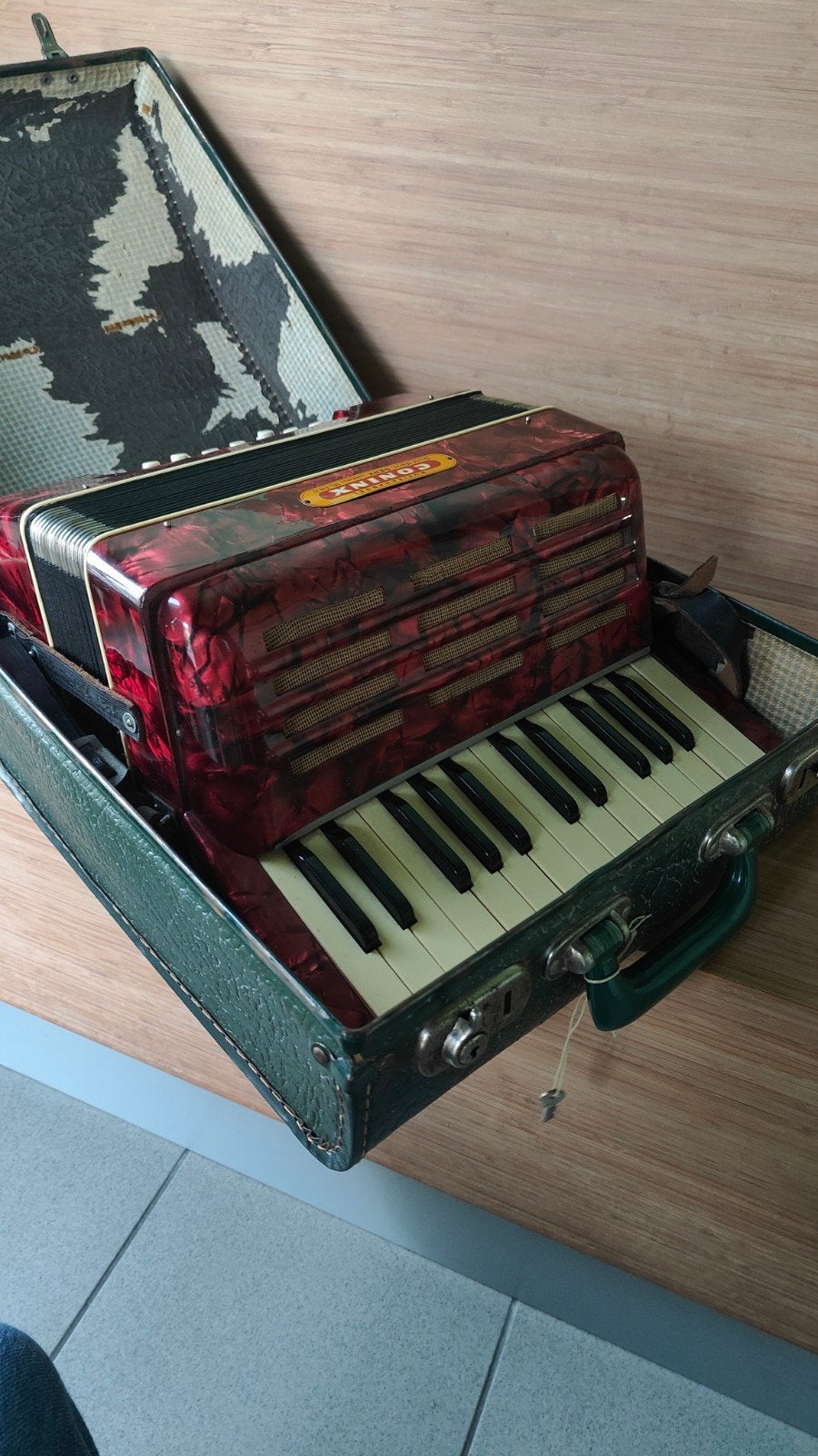 accordeon, Ophalen of Verzenden, Gebruikt, Toetsaccordeon, Met koffer