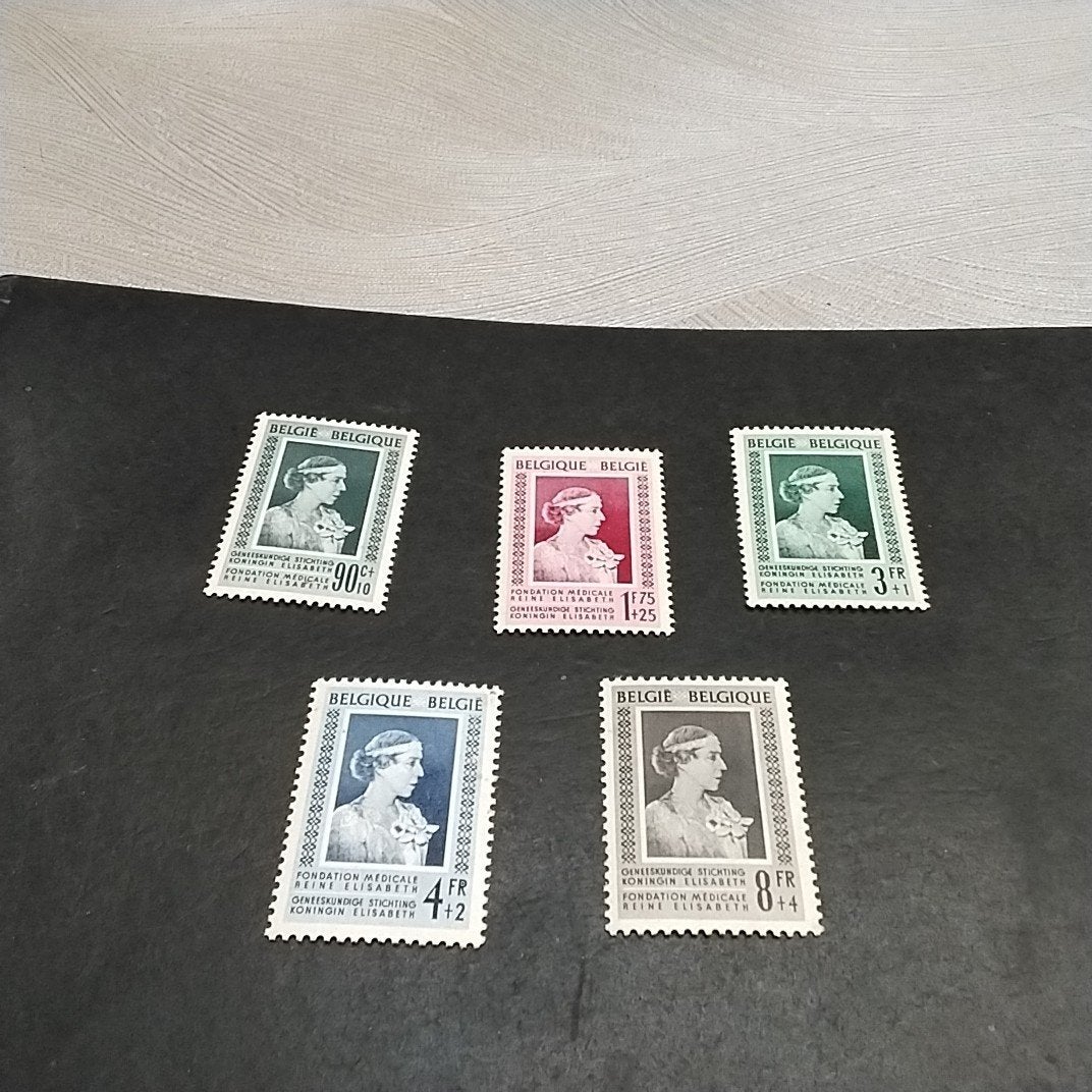 Charnière BELGIE 863/867 avec encoche 56,00€, Timbres & Monnaies, Timbres | Europe | Belgique, Enlèvement ou Envoi