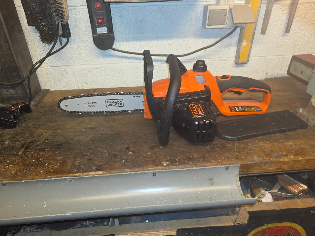 Tronçonneuse a accus black et decker, Enlèvement, Comme neuf, Batterie, Black & Decker