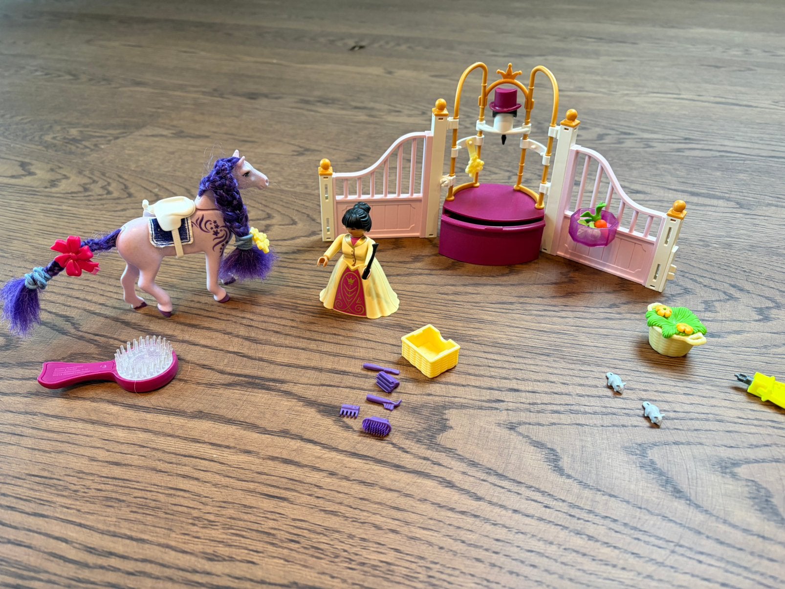 Playmobil 6855 : L'écurie royale, Enlèvement ou Envoi, Kit complet, Utilisé, Figurines