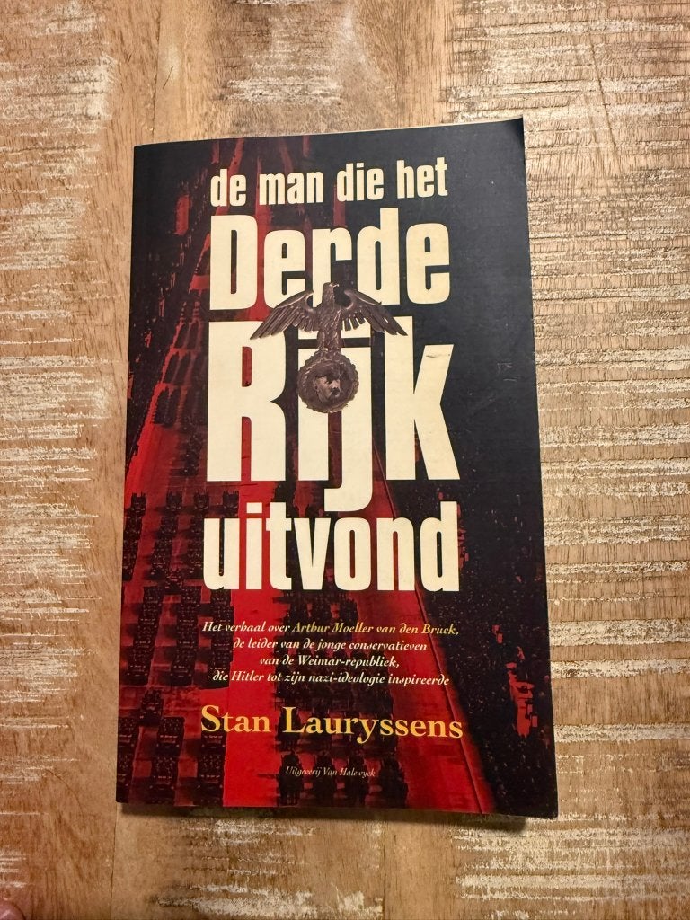 De man die het Derde Rijk uitvond - Stan Lauryssens, Ophalen of Verzenden, Zo goed als nieuw, Stan Lauryssens, Voor 1940