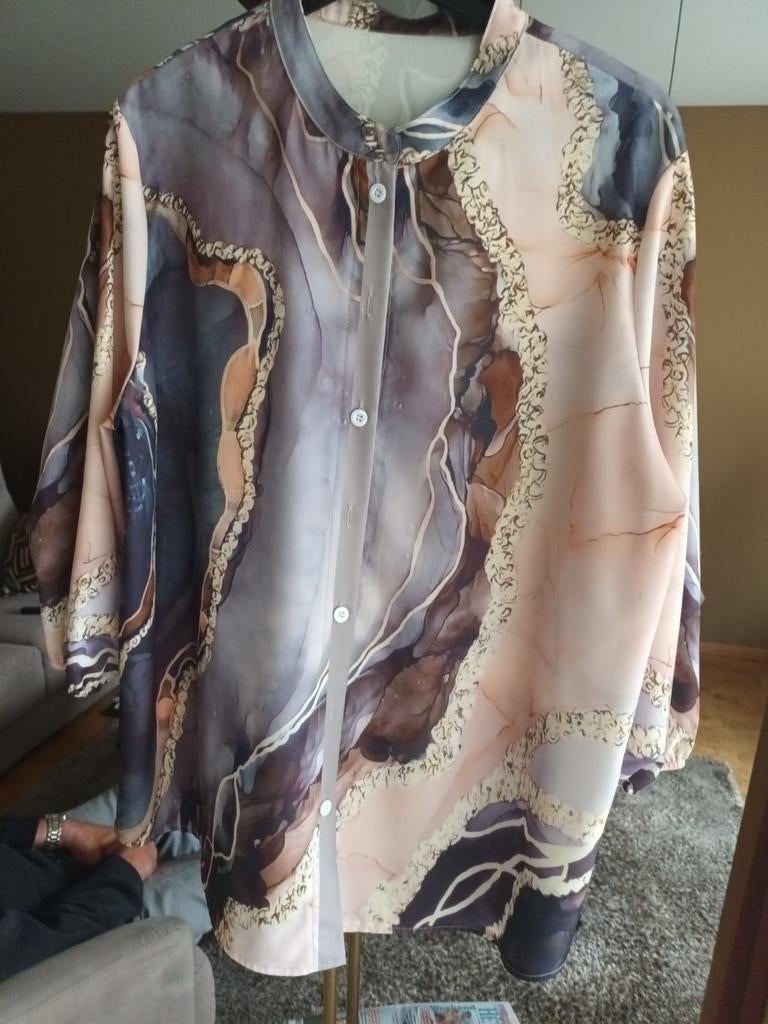 Blouse entièrement nouvelle, seulement 46, Enlèvement ou Envoi, Taille 46/48 (XL) ou plus grande