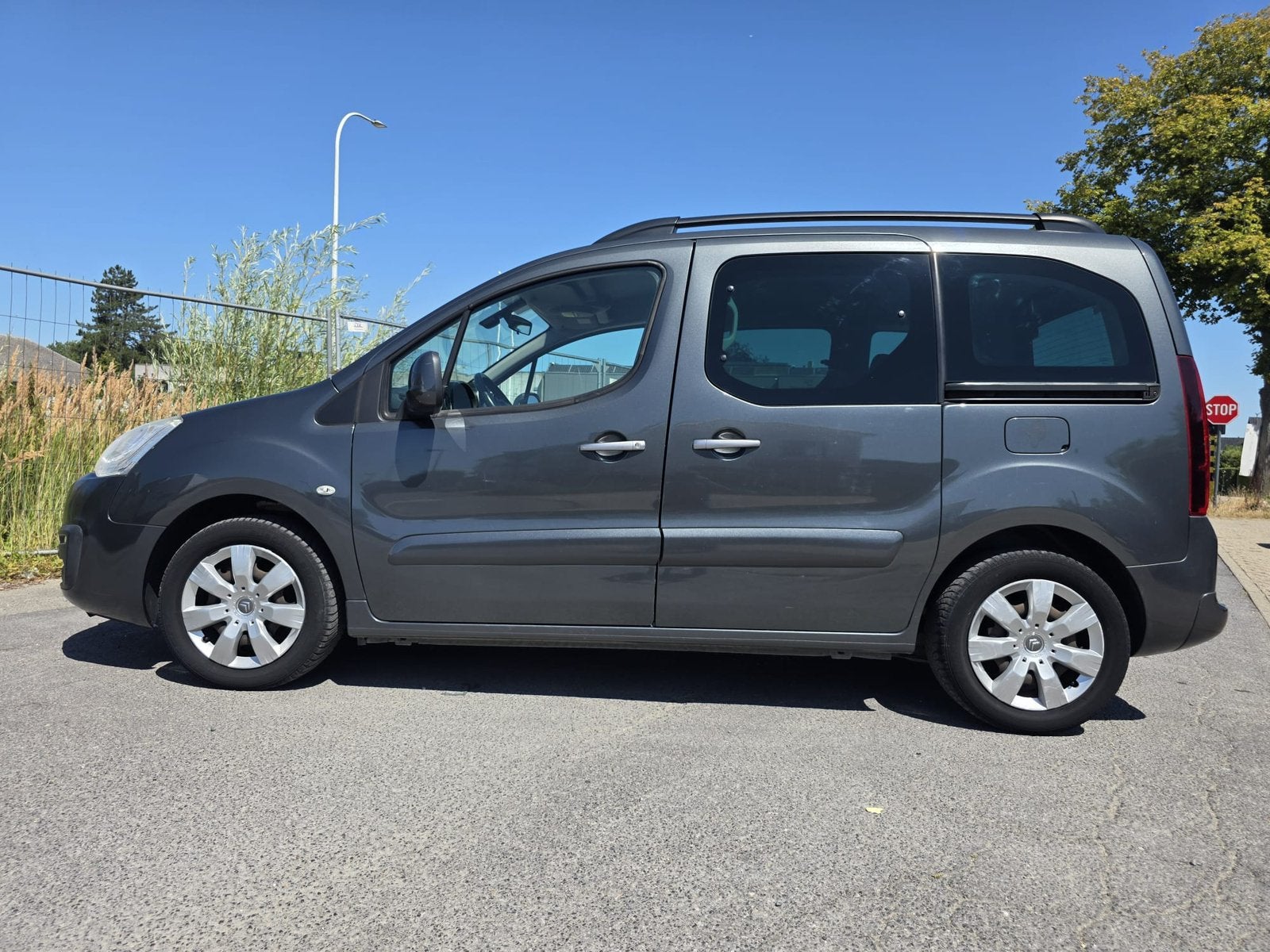 Citroën Berlingo/1.6Blue Hdi/2017/Euro 6b, Auto's, Citroën, https://public.car-pass.be/vhr/942a3e2a-ef79-4c28-812f-7f910c2ad947