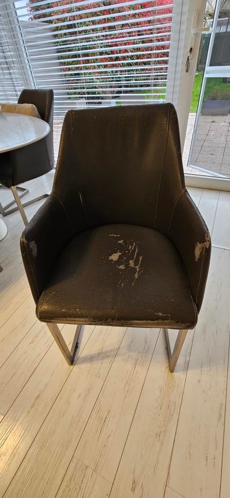 A vendre 8 chaises de salle à manger XOON à retapisser, Enlèvement, Cuir