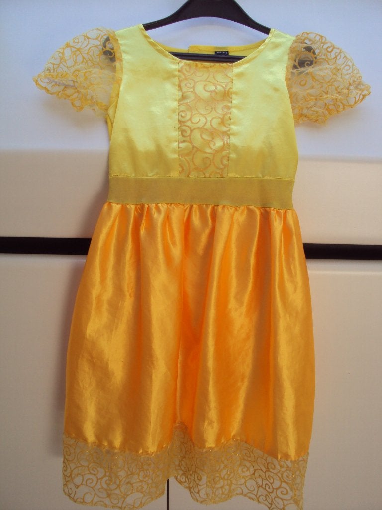 Prinses Belle jurkje / kleedje. Maat 110/116, Kinderen en Baby's, Ophalen of Verzenden