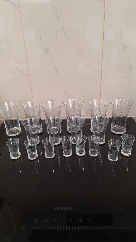 18 vintage glaasjes met druivenmotief, Antiek en Kunst, Ophalen of Verzenden