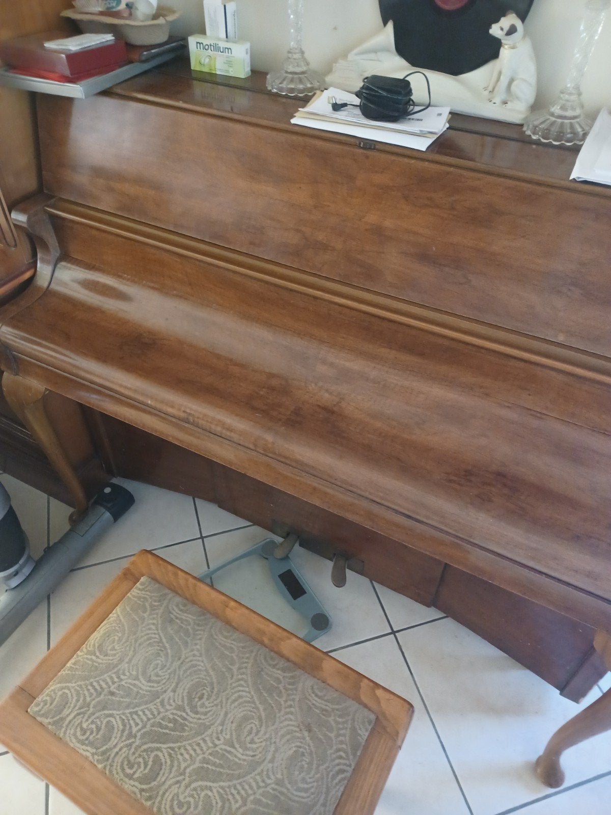 Gratis piano met bijhorend zitje., Muziek en Instrumenten, Ophalen, Piano