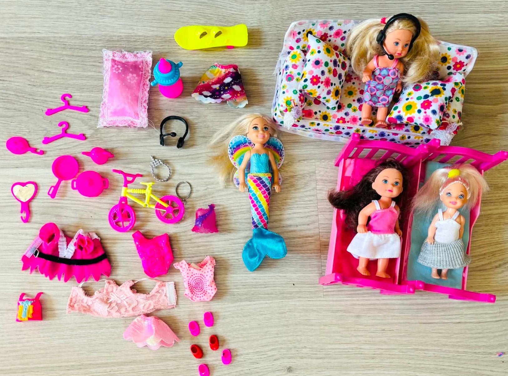 Minis  poupées + mobilier et accessoires, Enlèvement, Utilisé