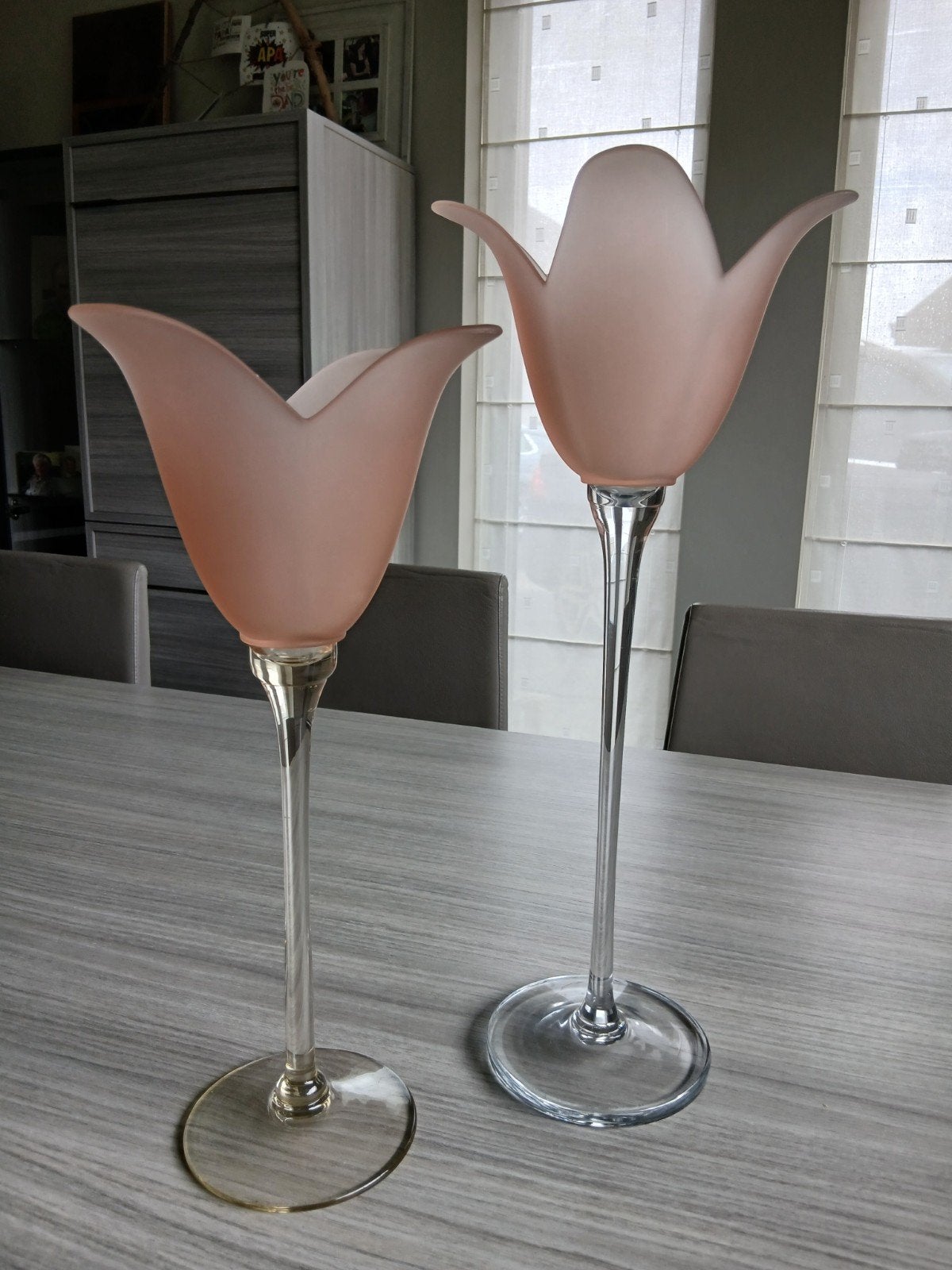 Duo tulpvormige kandelaars, Ophalen