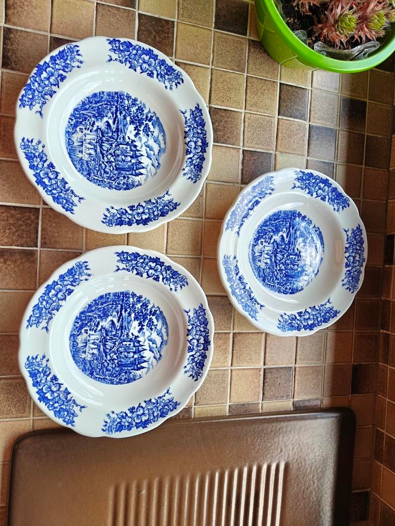3 borden Porcelaine Pyroblan, Ophalen of Verzenden