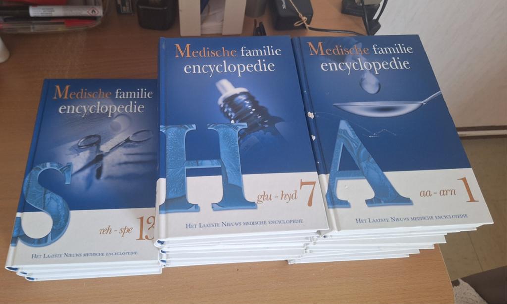 Medische encyclopedie., Boeken, Encyclopedieën, Ophalen