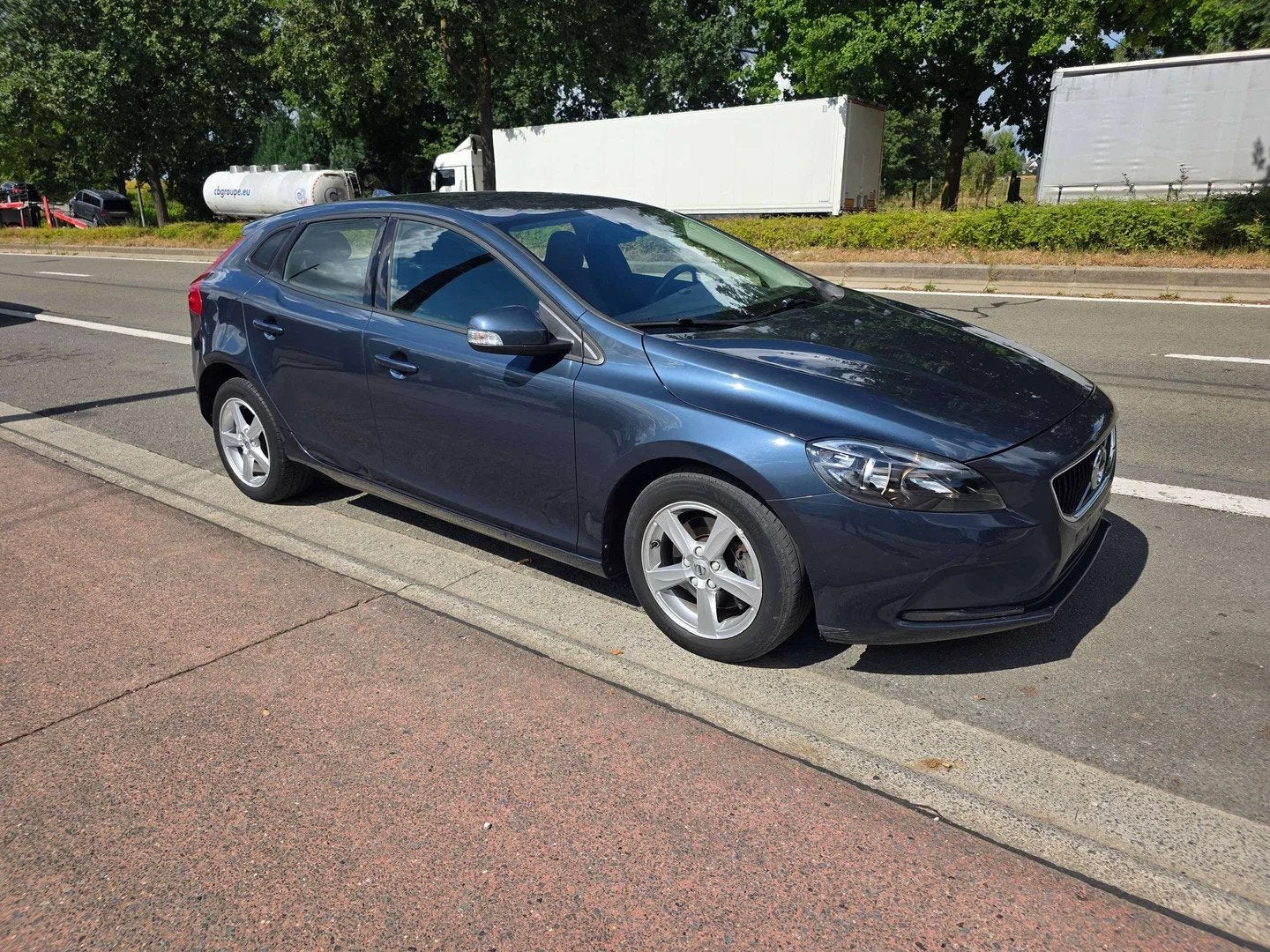 Volvo V40 2.0 T2 Eco Momentum 1EIG IN ZEER GOEDE STAAT MET, 90 kW, 122 pk, Gebruikt, 4 cilinders