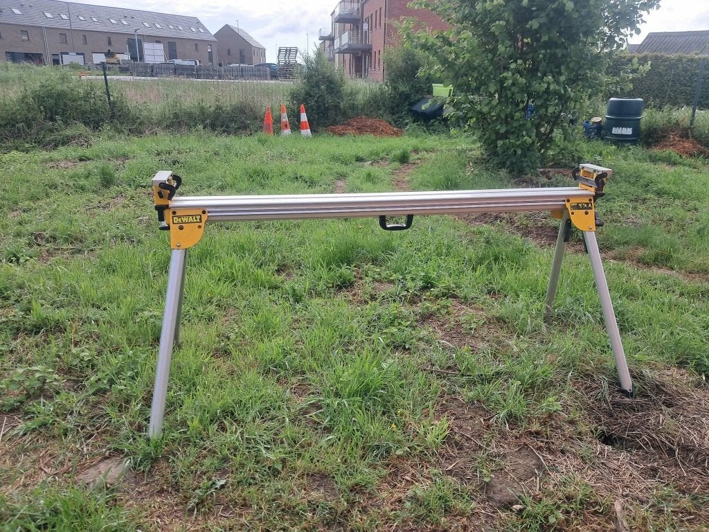 Table Dewalt, Enlèvement