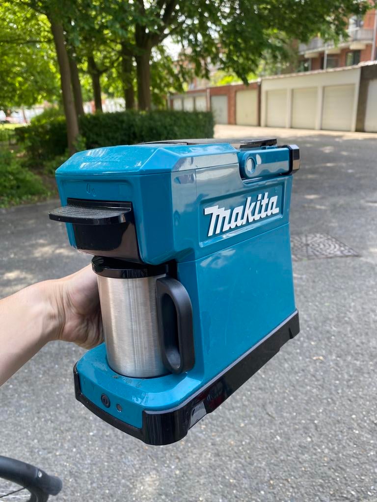 Makita koffiezetapparaat 18V batterij, Doe-het-zelf en Bouw, Ophalen, Nieuw