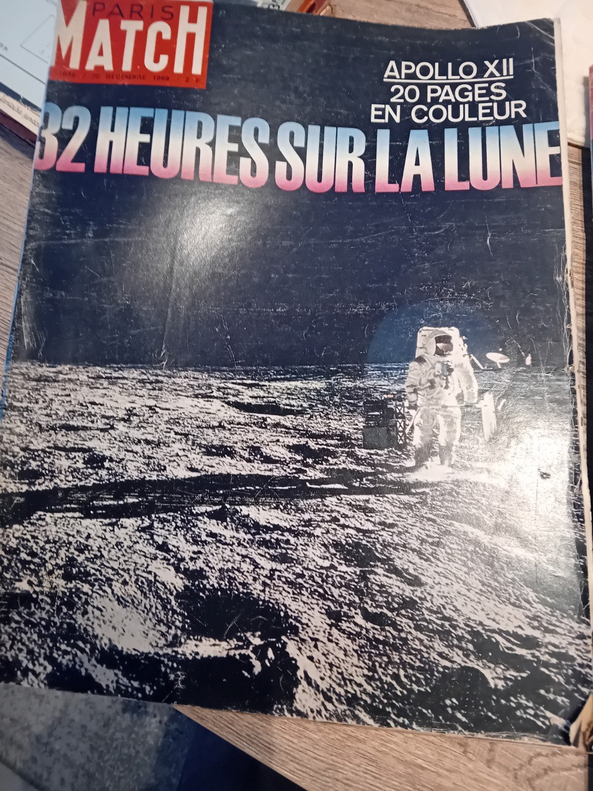 Deux magazines Apollo pour l'atterrissage sur la lune, Enlèvement ou Envoi