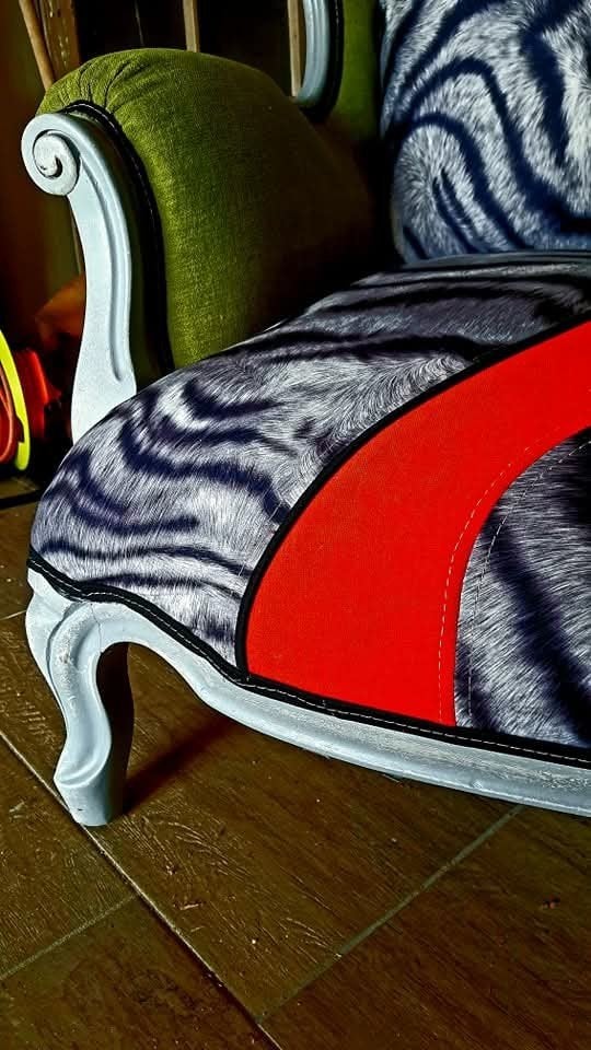 Fauteuil et pouf ancien remis au goût !, Bois, Mobile, Autres types, 93 cm