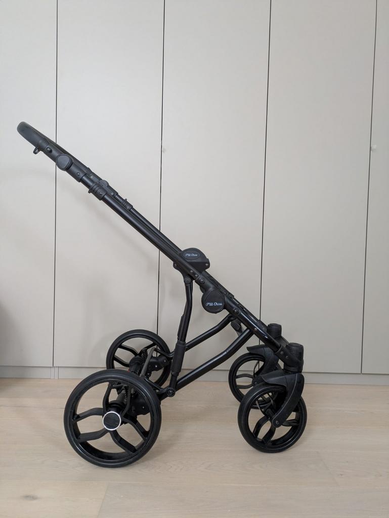 P’tit Chou
Kinderwagen/buggy licht beige, Enlèvement