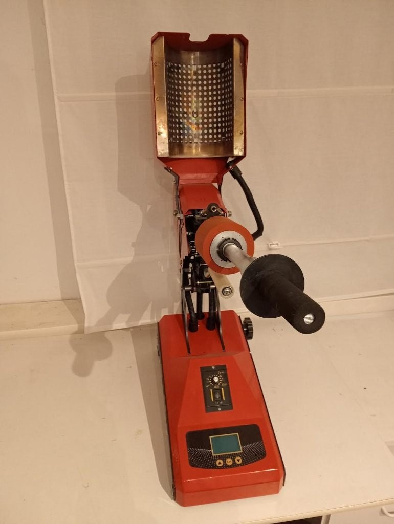 PRESSE A CHAUD ROTATIVE (+DIVERS ROULEAUX), Enlèvement, Utilisé
