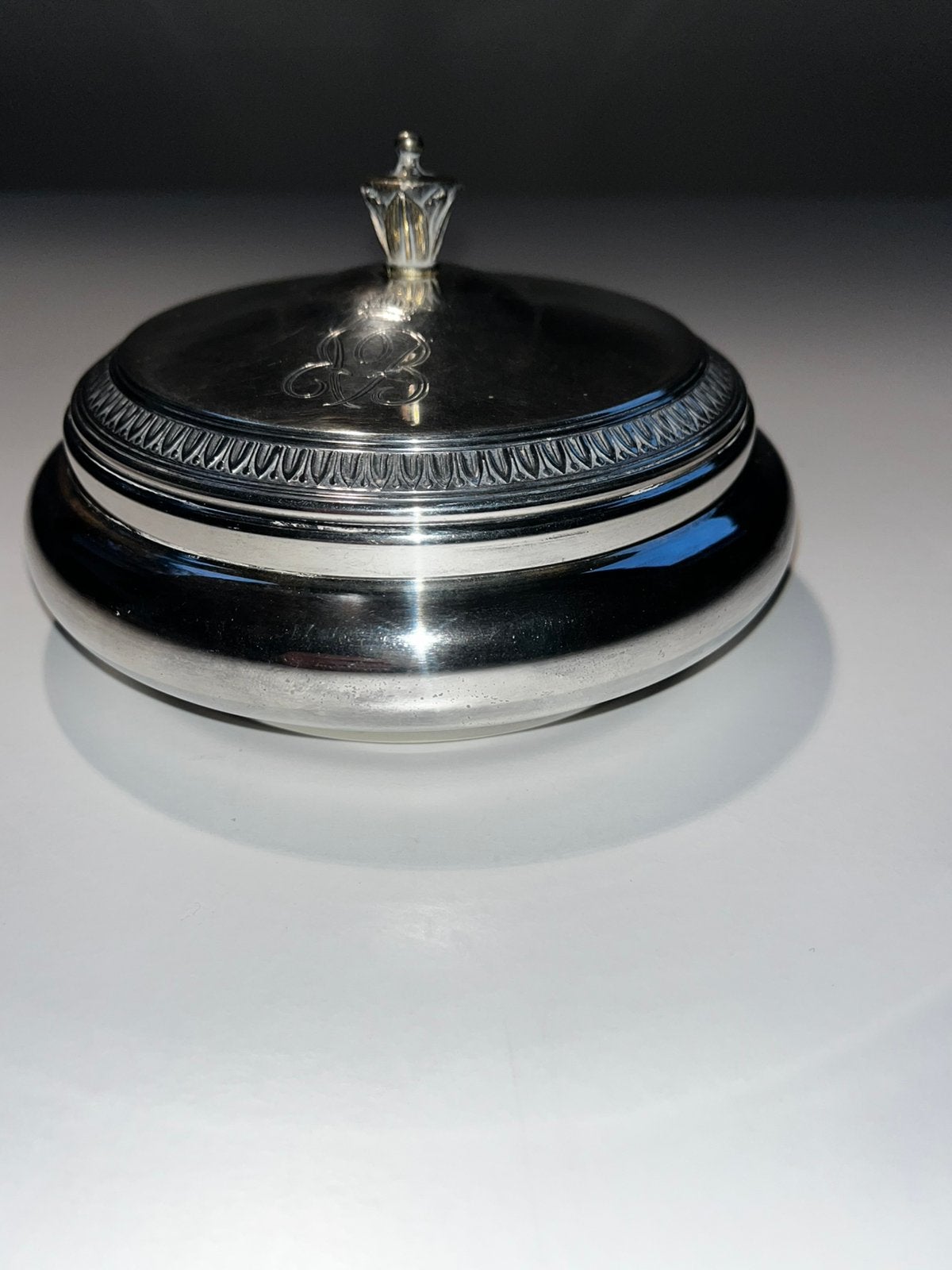 Zilver A835 DELHEID bonbonnière vanwege Koningshuis LAKEN, Antiek en Kunst, Ophalen of Verzenden, Zilver