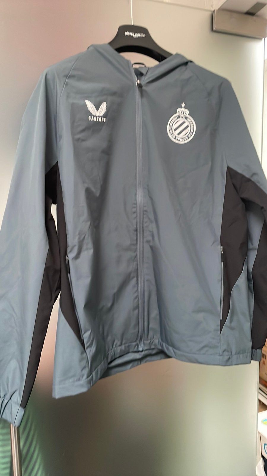 Grijze regenjas met kap club brugge, Vêtements | Hommes, Enlèvement ou Envoi, Neuf