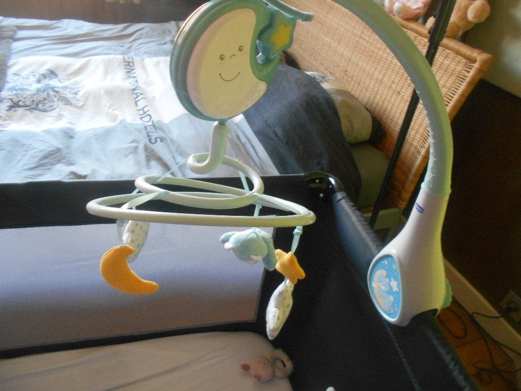 mobile musical bébé Chicco comme neuf, Enfants & Bébés, Jouets | Jouets de bébé, Enlèvement ou Envoi, Comme neuf, Mobile, Sonore