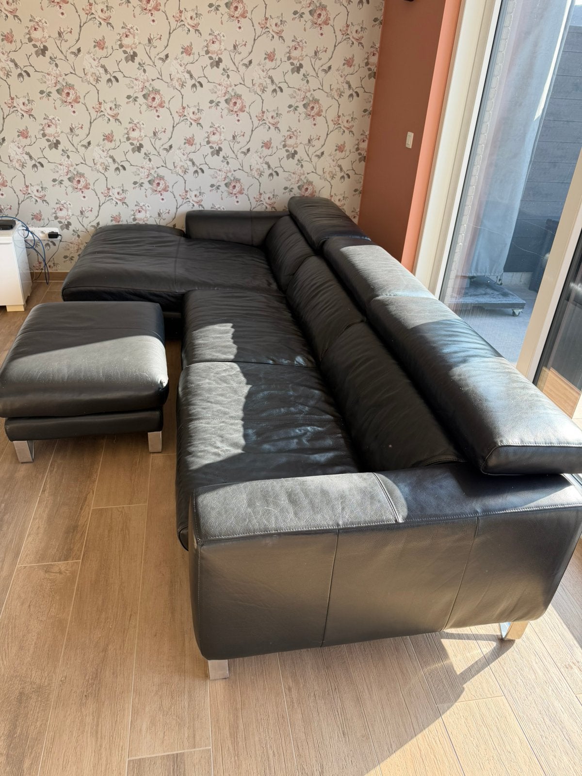 Zithoek met longchair en poef, Ophalen, Gebruikt, Leer, Modern