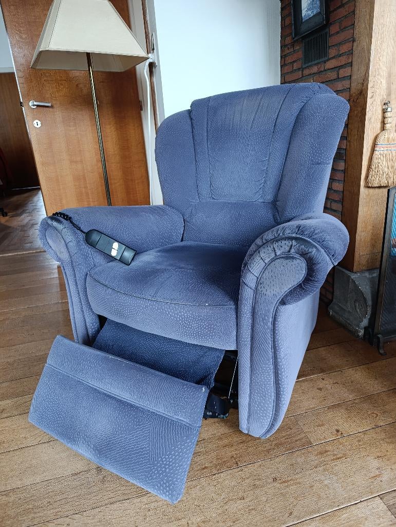 Elektrische relaxzetel met voetsteun, Huis en Inrichting, Zetels | Zetels, Ophalen, Gebruikt, Eenpersoons, Stof