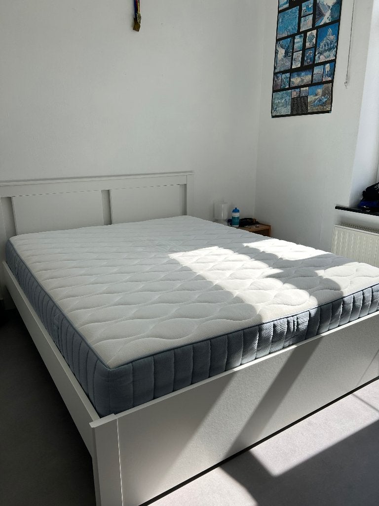 Bedframe met matras en lattenbodem, Ophalen, Wit, Tweepersoons, Zo goed als nieuw