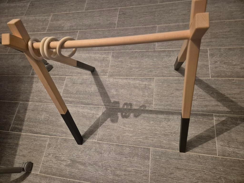 Houten babygym, Ophalen