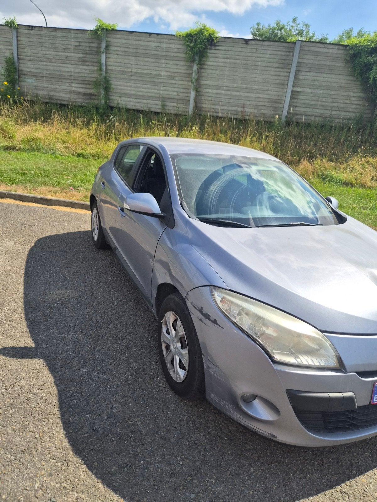 Renault Mégane, Autos, Renault, Particulier, ABS, Régulateur de distance, Rétroviseurs électriques, Attache-remorque, Essence