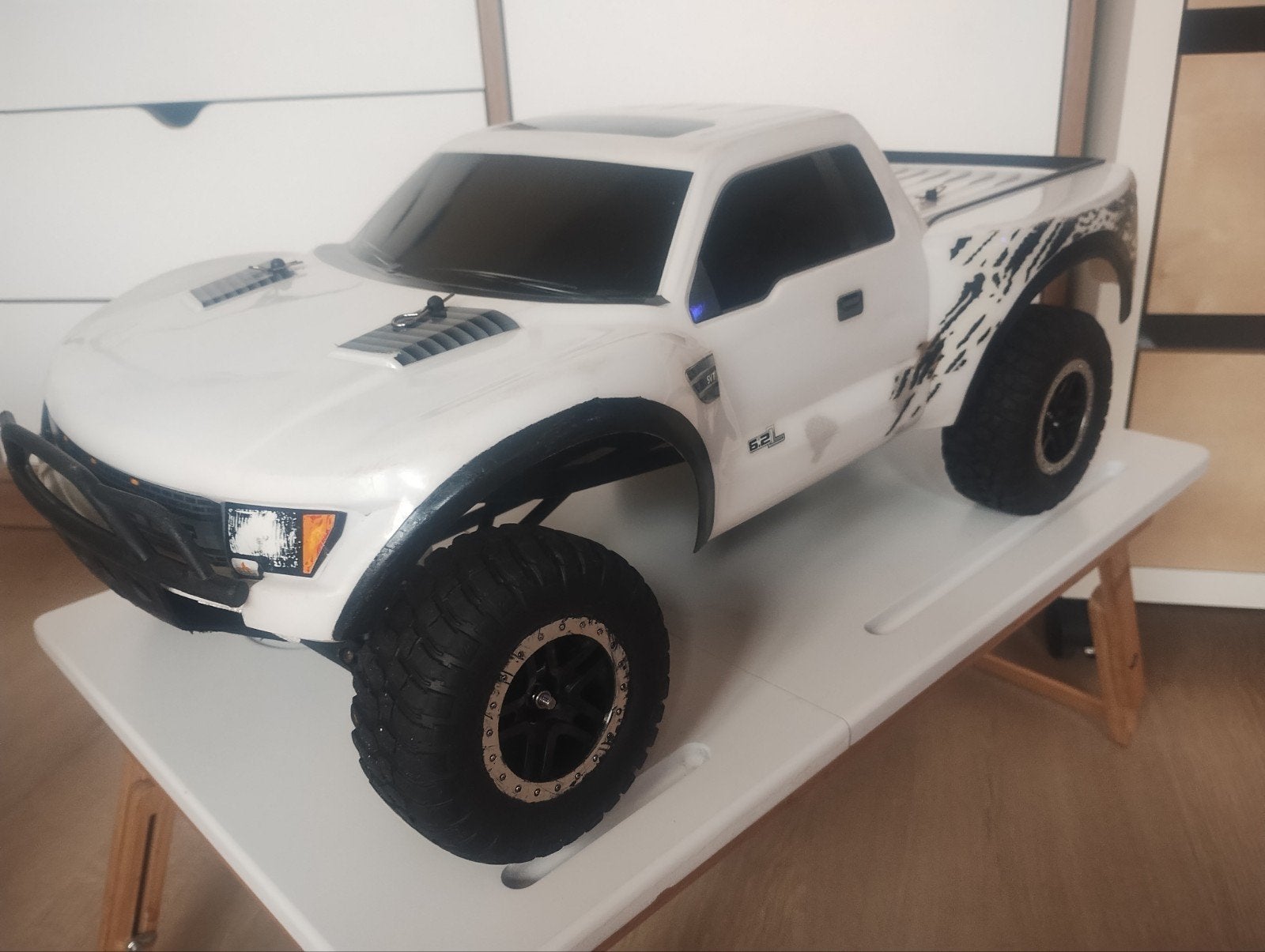 Traxxas slash raptor 2WD TITAN VERKOCHT, Hobby en Vrije tijd, Elektro, Gebruikt, Auto offroad, Ophalen of Verzenden
