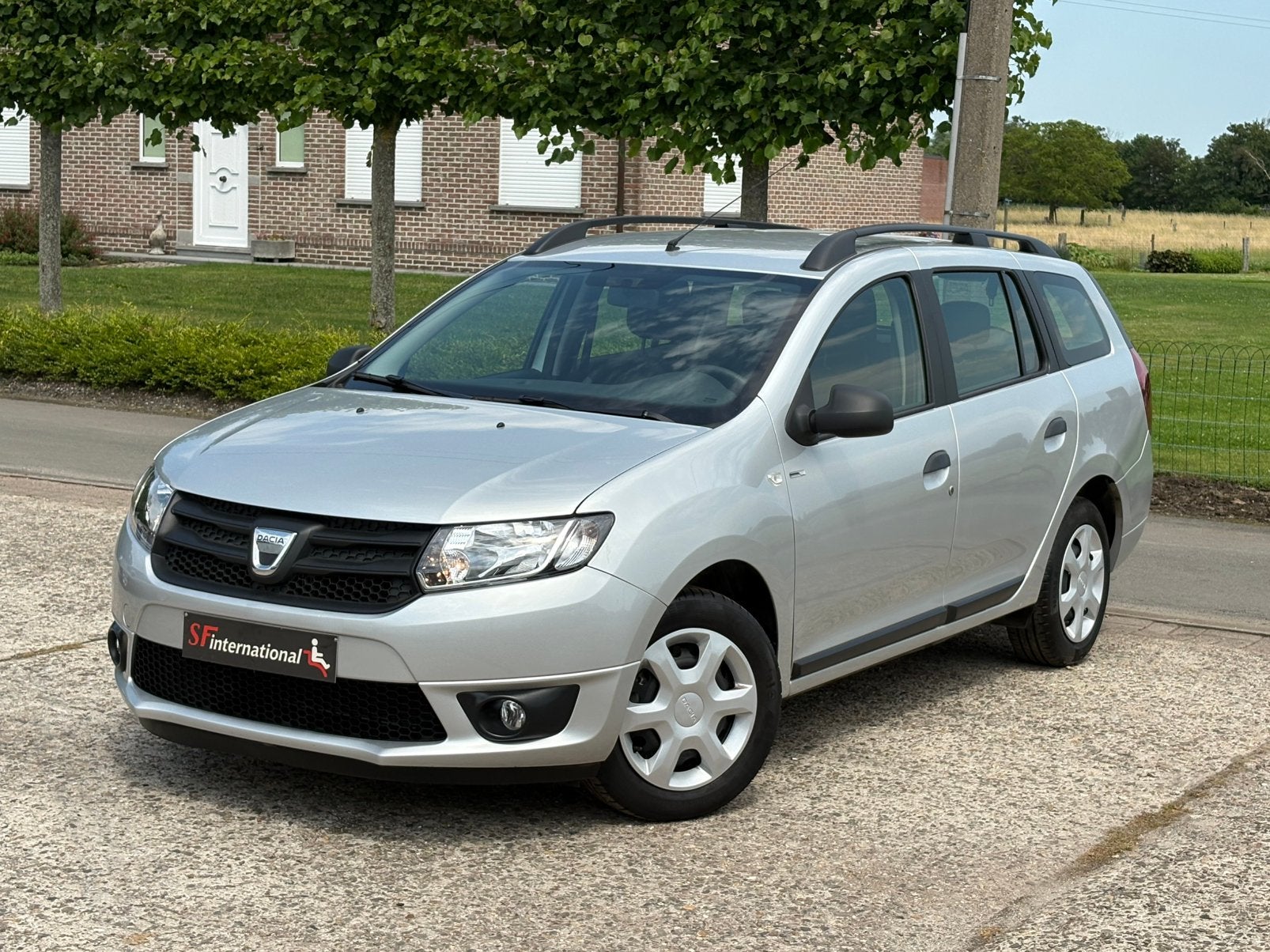 Dacia Logan MCV 1.2benzine *16.000KM* Goed onderhouden, Autos, Opel, Entreprise, Achat, ABS, Ordinateur de bord, Verrouillage central