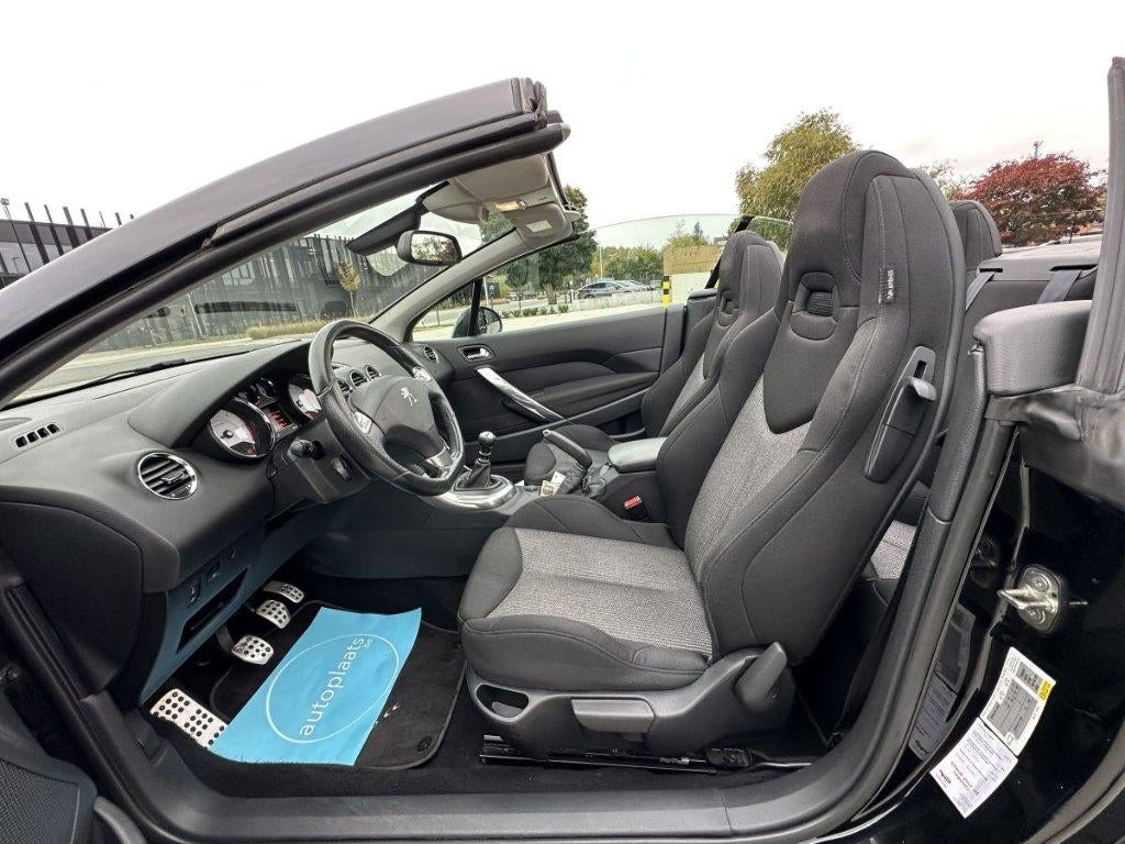 Peugeot 308 cabrio 1.6 HDI 2015 met 150610km GPS/Cruise, Auto's, Cabriolet, Zwart, Bedrijf, Grijs