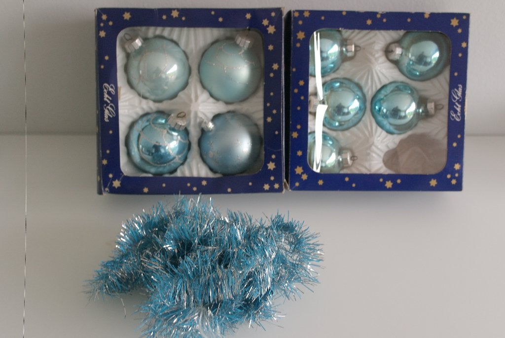 boules de Noël et guirlande bleu clair, Enlèvement ou Envoi, Comme neuf
